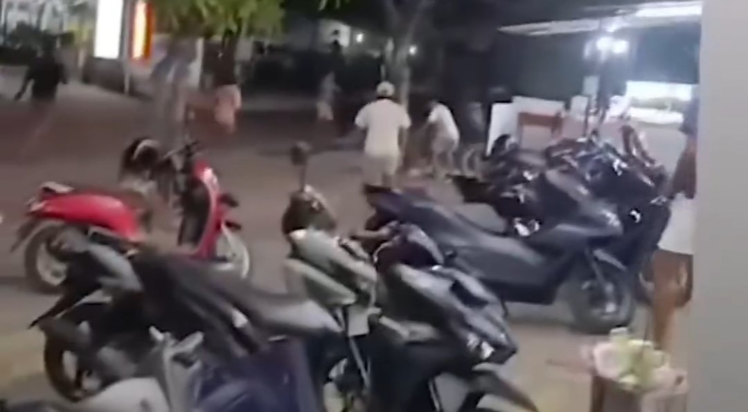 Tangkapan layar keributan di Denpasar, Bali, Selasa, 19 Maret 2024.