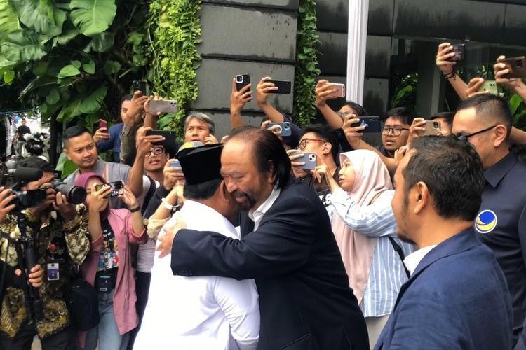 Jhon Sitorus pertanyakan keberadaan Gibran yang tak hadir dalam pertemuan Prabowo dan Surya Paloh