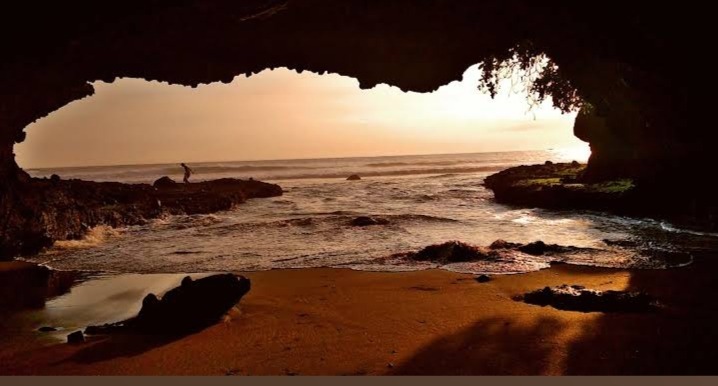 KEISTIMEWAAN: Pantai Soan Galuh yang terletak di Kabupaten Tabanan, Bali dijuluki  Tabanan