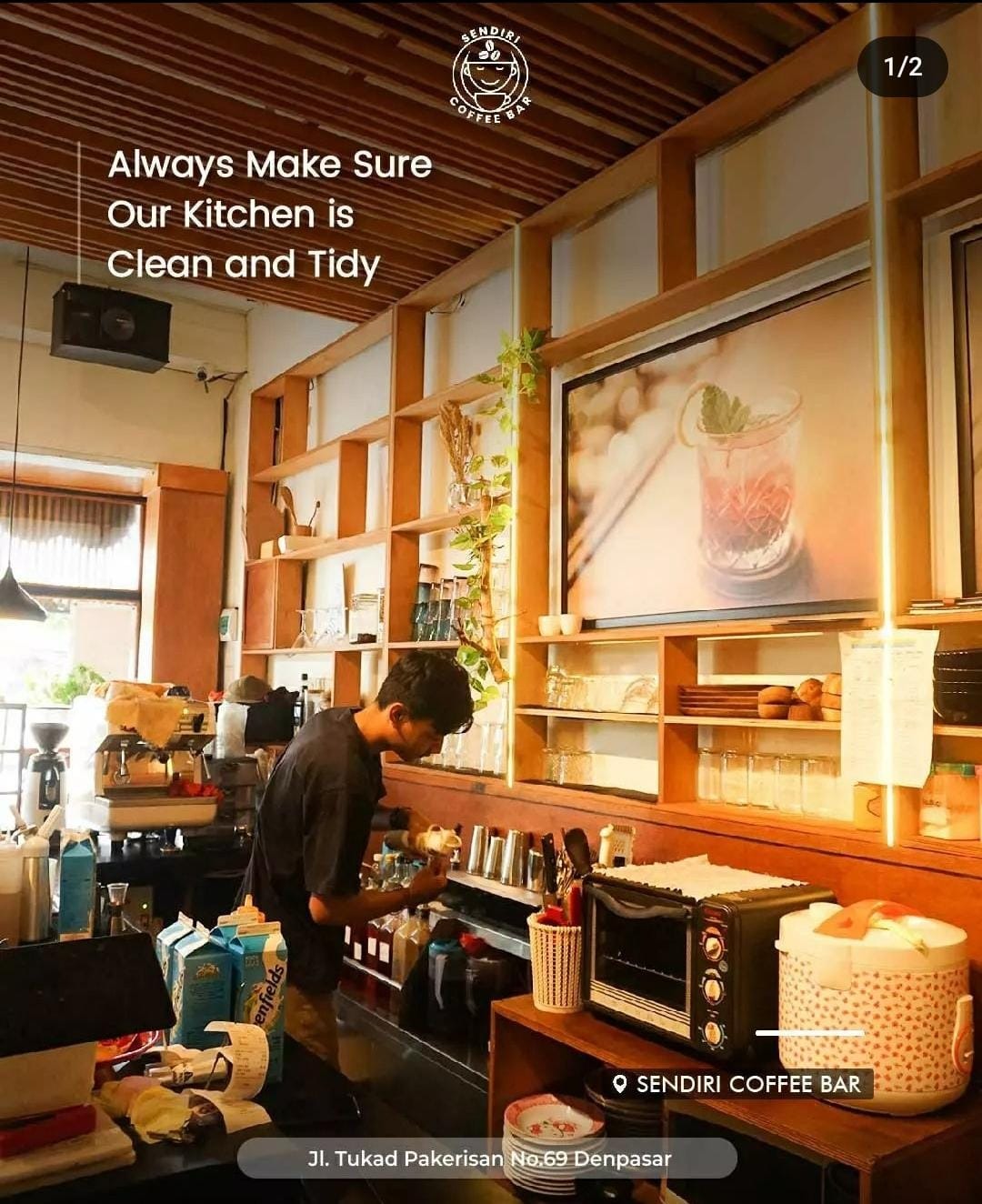 NONGKRONG: Sendiri Coffee Bar, tempat asyik untuk nongkrong sambil bekerja di Denpasar dengan hiburan live akustik serta layanan GrabFood dan GoFood.