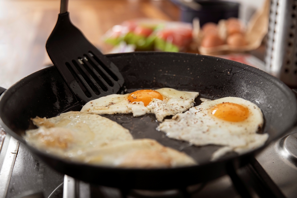 TELUR: Telur dapat diolah menjadi berbagai masakan. Ada 4 resep dan cara mengolah telur dengan cara praktis, cepat dan anti bosan.