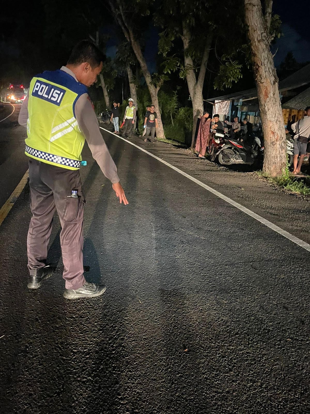 LAKA LANTAS &ndash; Polisi identifikasi laka lantas tunggal pemotor asal Situbondo di jalur tengkorak, Denpasar-Gilimanuk.
