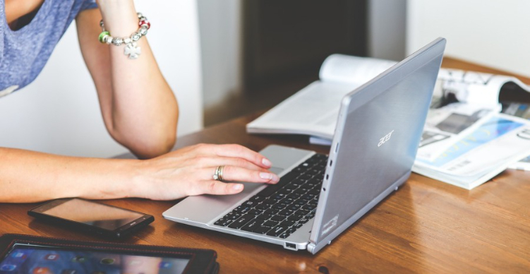 Pilih Laptop yang baik untuk menunjang kinerja dan kuliah anda