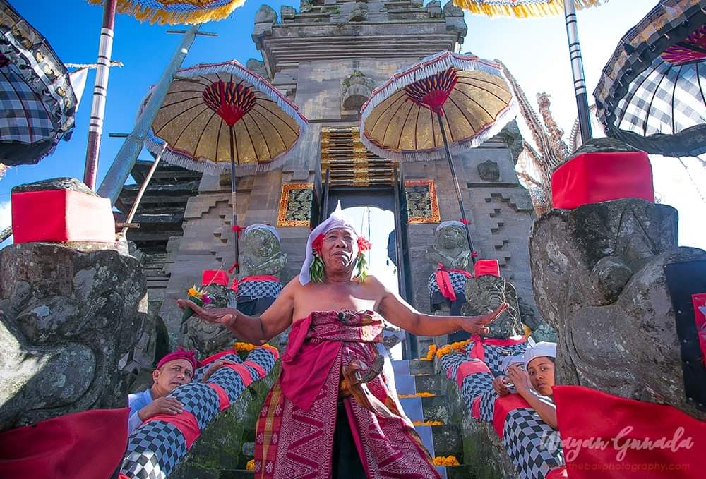 Prosesi metiti suara di Pura Batur Desa Adat Batur, Kecamatan  Kintamani, Bangli