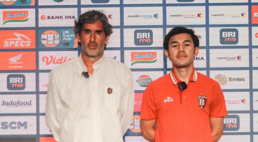 Pelatih Bali United Stefano Teco Cugurra (kiri) dan gelandang Lutfhi Kamal.