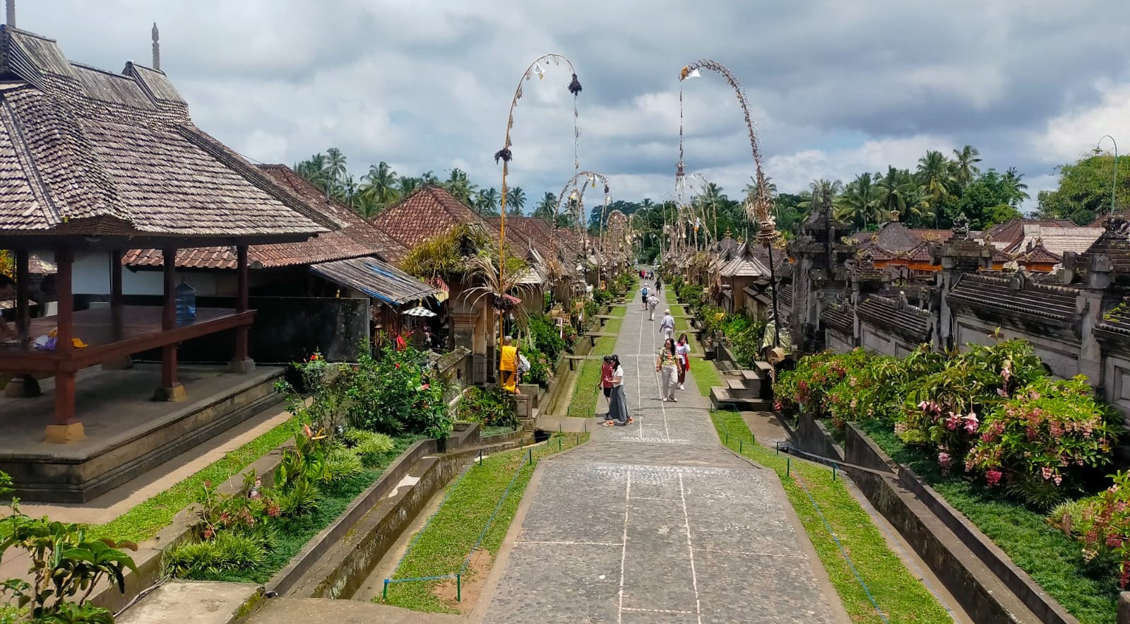 Desa Wisata Penglipuran, Kabupaten Bangli, Bali tampak sepi, Sabtu, 30 Maret 2024.