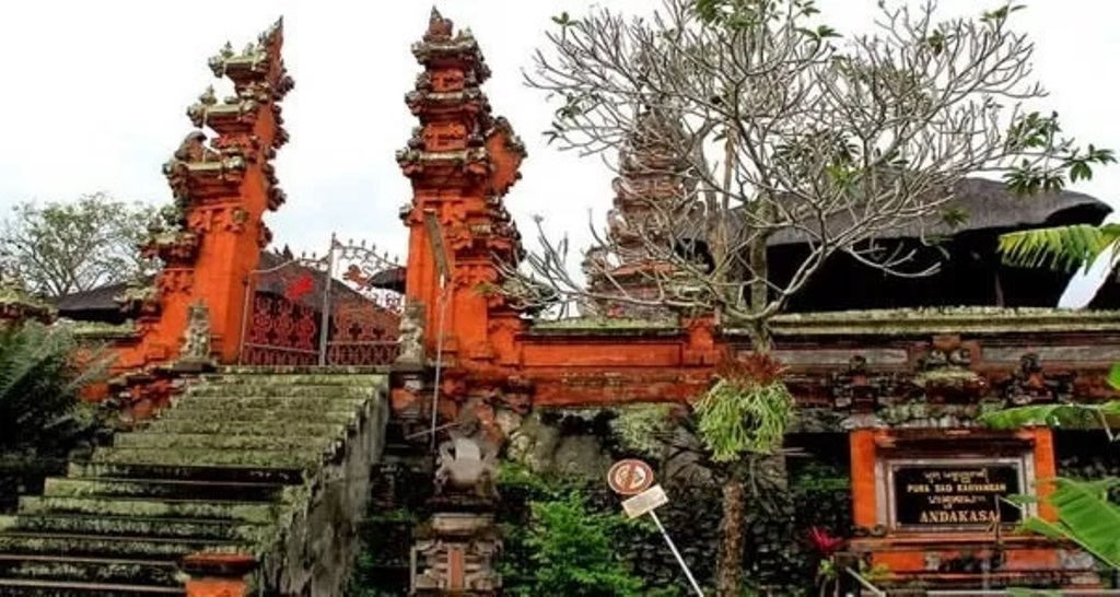 Pura Andakasa di Angantelu, Bali, yang dikhususkan bagi pemuja Dewa Brahma