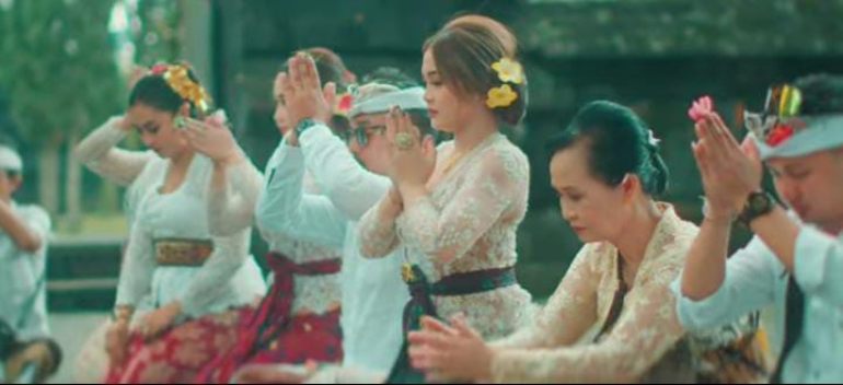 Tika Pagraky kembali rilis lagu yang berjudul &ldquo;Bape Ngalain&rdquo;