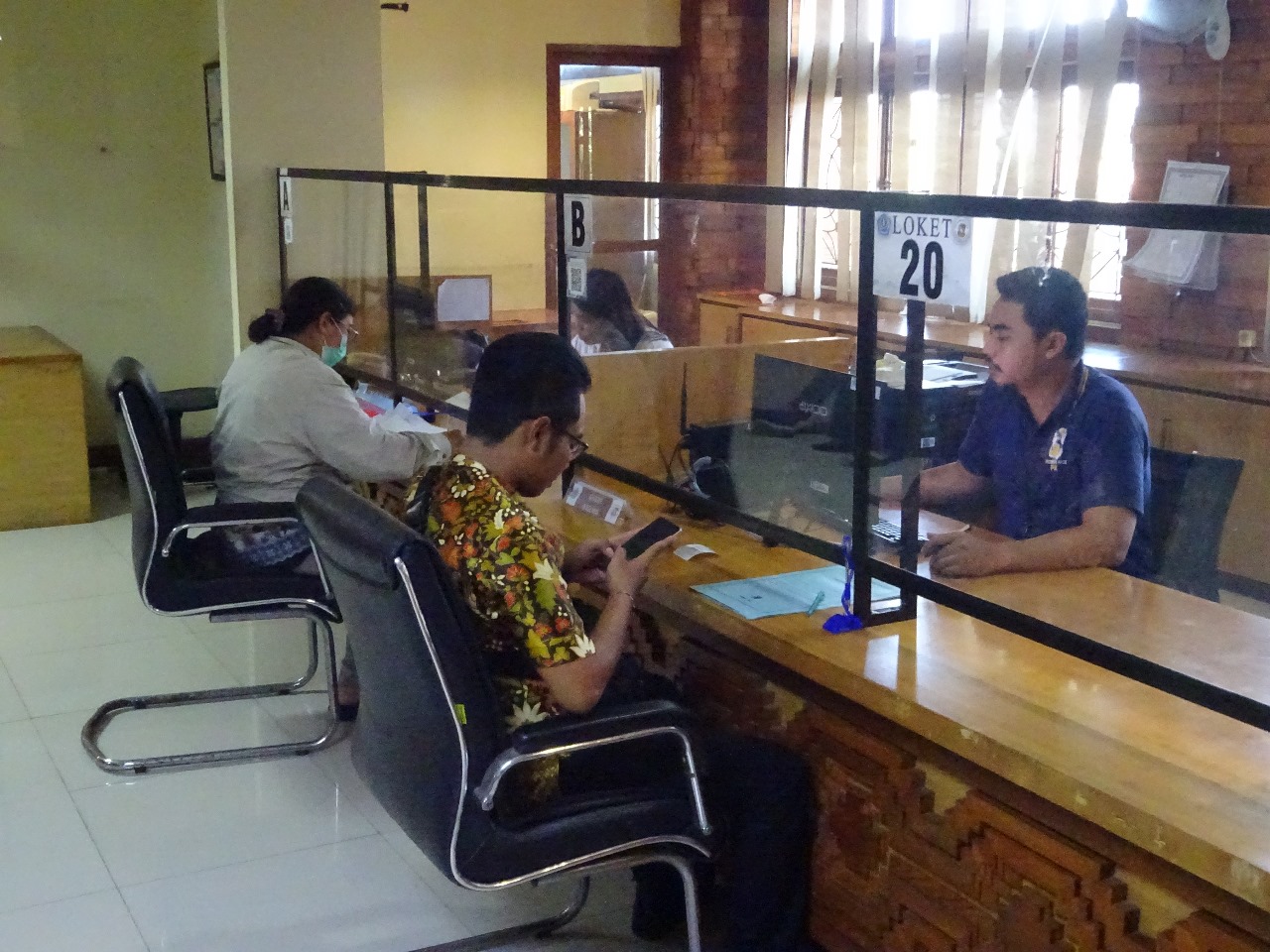 Suasana Pelayanan di MPP Sewakadarma Kota Denpasar beberapa waktu lalu.