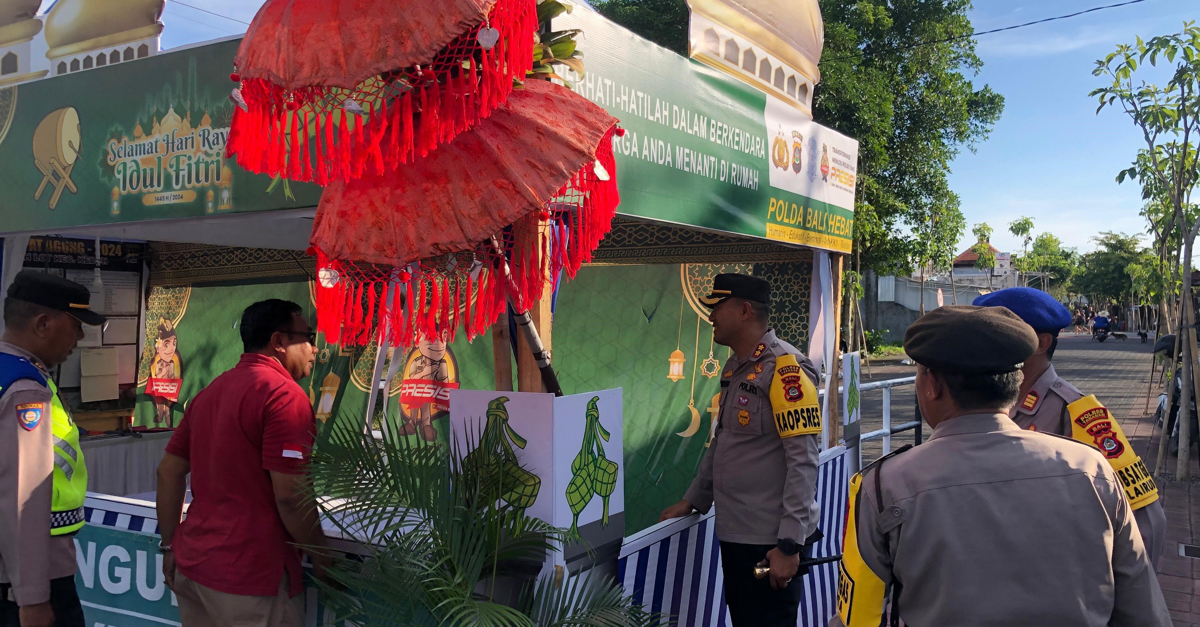 Polres Tabanan mengecek kesiapan pos pelayanan pengamanan Selabih yang berlokasi di Desa Selabih, Tabanan, Kamis, 4 April 2024.