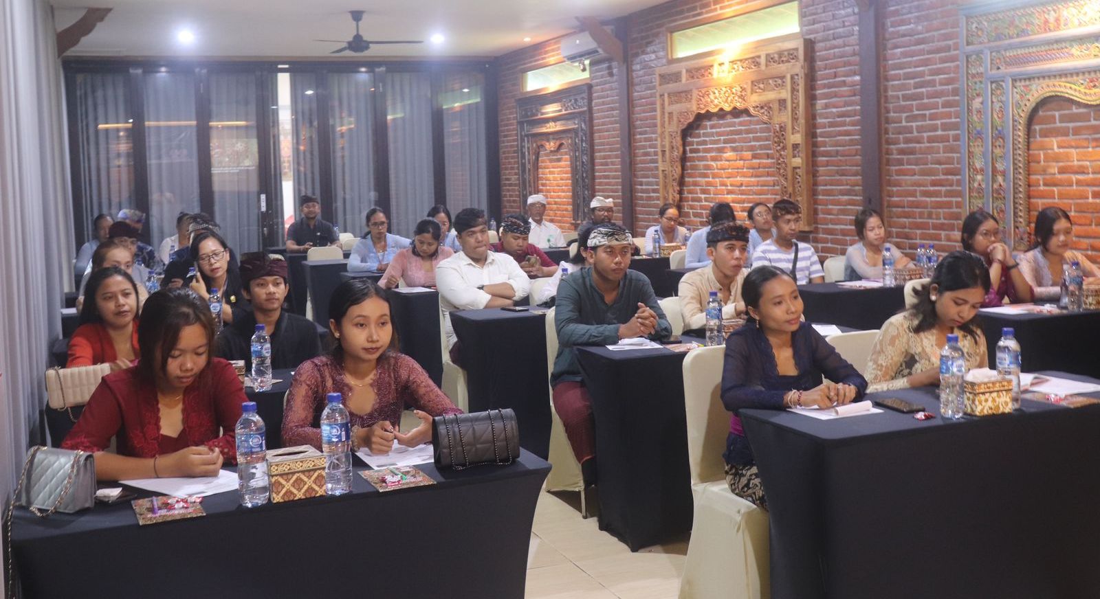 BIMBINGAN : Pemberian bimbingan perkawinan bagi remaja Hindu usia nikah di Kabupaten Tabanan, Provinsi Bali.