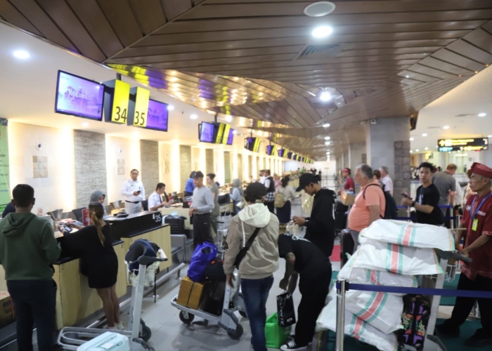 ARUS MUDIK: Penumpang di Bandara I Gusti Ngurah Rai terus meningkat