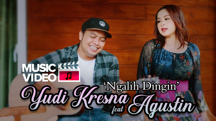 Penyanyi Bali Agustin baru saja merilis single duet terbarunya yang berjudul Ngalih Dingin dengan menggaet penyanyi Yudi Kresna
