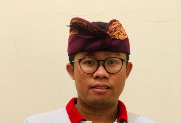 Peneliti Menjangan Institut, Komang Agus Widiantara, M.I.Kom yang juga dosen Komunikasi Politik, Prodi Ilmu Komunikasi STAHN Mpu Kuturan Singaraja (I Putu Mardika/Bali Express)