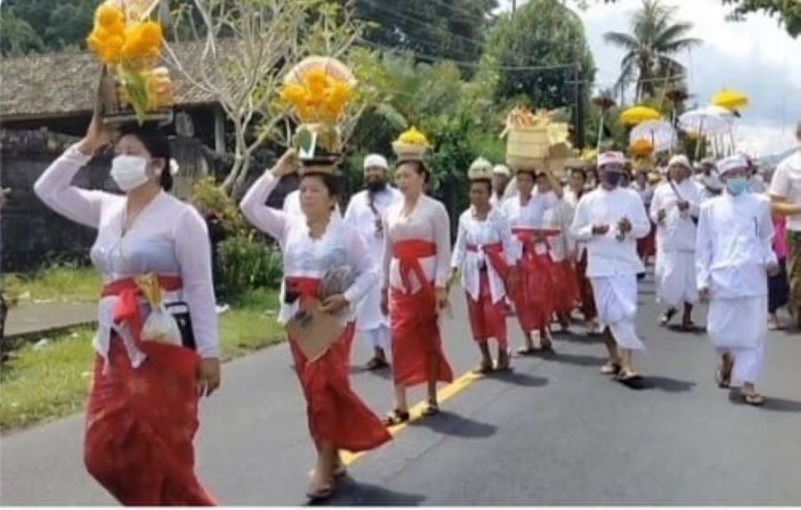 Salah satu rangkaian pujawali di Pura Pesamuan Agung dan Pura Melanting di Desa Adat Nongan, Kecamatan Rendang, Karangasem, Bali.