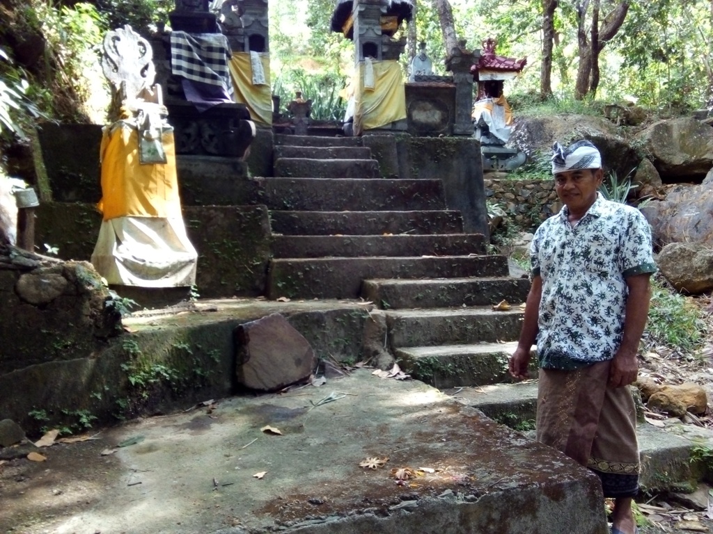 MATA AIR: Mata Air Masam yang terletak di kaki Gunung Lempuyang Kecamatan Abang, Karangasem Bali diyakini memiliki berbagai khasiat.
