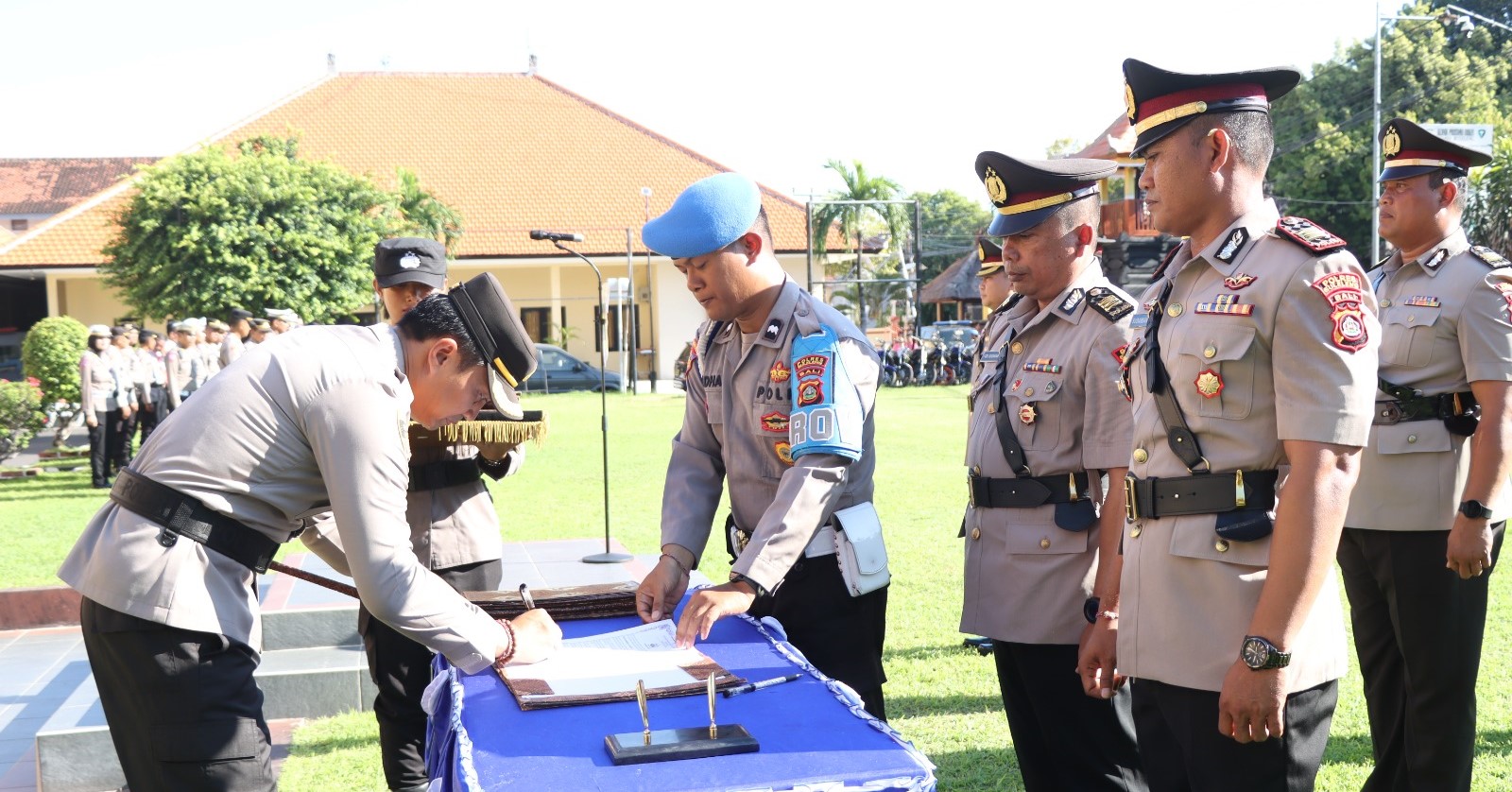 Pengambilan sumpah jabatan di jajaran Polres Buleleng, Senin, 15 April 2024.