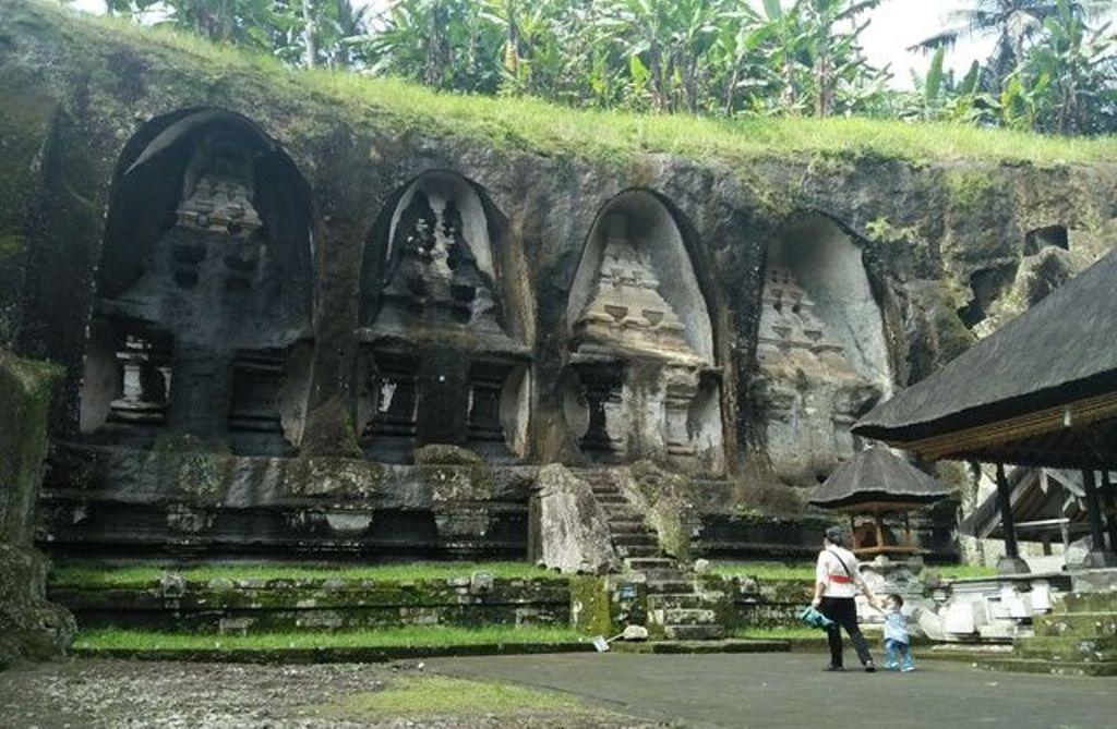 TEKS PARIWISATA: Soal pariwisata sebenarnya sudah ada sejak zaman dulu. Buktinya, berbagai kitab kuno agama Hindu seperti Kakawin Ramayan ungkap hal ini.