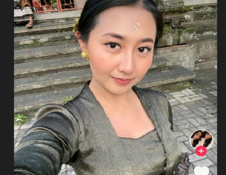 Akun Tiktok @cokanggiik diserbu warganet usai diduga sosok Cokorda Rahasia yang tengah viral