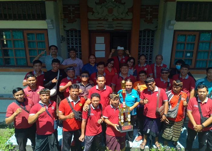 PEMBUBARAN PANITIA : Pembubaran Panitia bertempat di Korwil Kecamatan Gianyar, Kamis (18/4).
