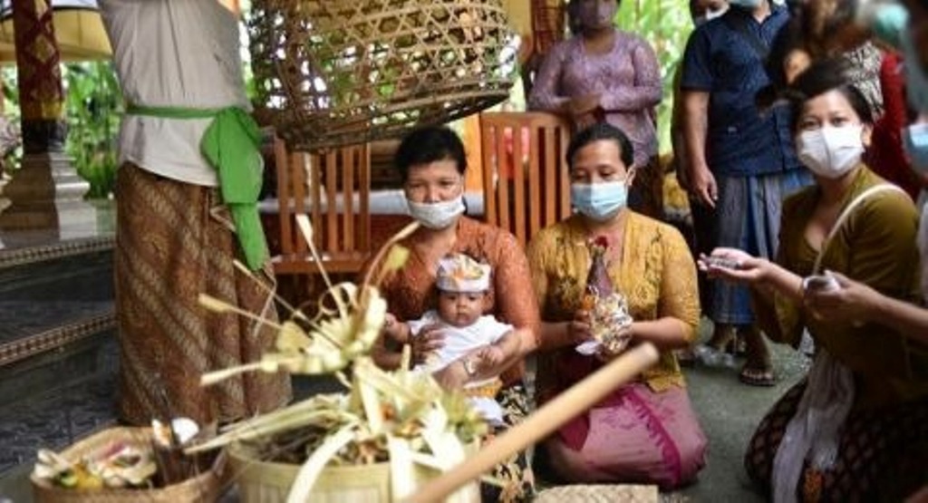 RITUAL: Di balik hebohnya pohon pisang yang memiliki tandan bercabang di Klungkung, ternyata jantung pisang atau pusuh biu memiliki makna penting dalam ritual Hindu di Bali.