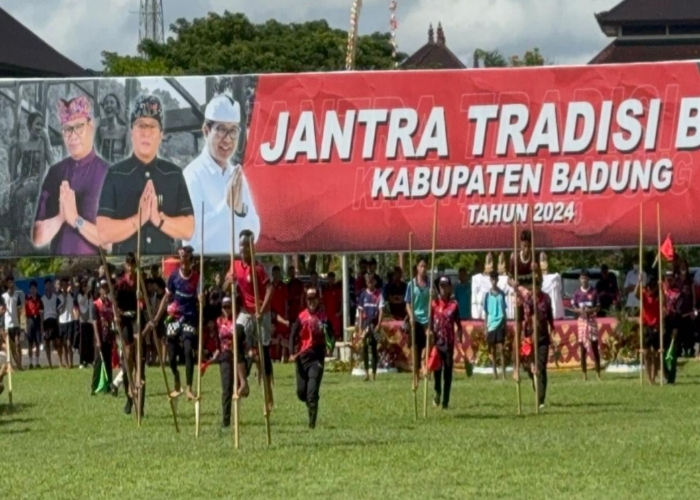 LOMBA: Pelaksanaan Lomba Jantra Tradisi Bali di Lapangan Puspem Badung, Kamis (18/4).