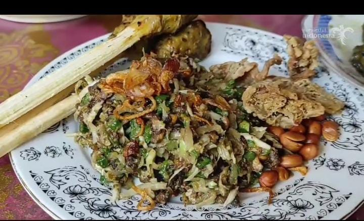 Lawar Nyawan warung Piring Mas di Sangeh Badung