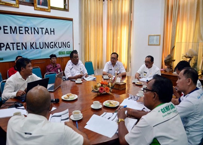 RENCANA : Rapat Perencanaan Pembangunan TPST Jungutbatu, Kecamatan Nusa Penida , Rabu (17/4).