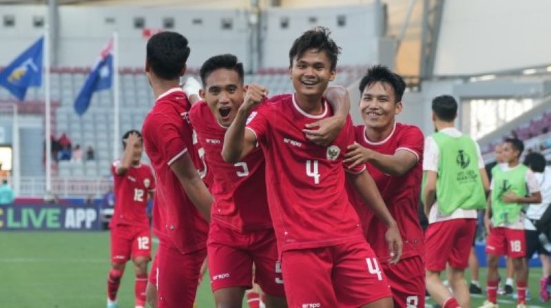 Selebrasi gol Komang Teguh dan pemain timnas lainnya saat membobol gawang Australia U23 di Piala Asia U23 2024.