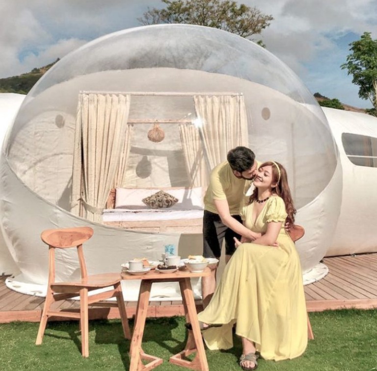 ROMANTIS: Pulestis Glamping di Desa Songan A, Kintamani Bali merupakan tempat kemah dengan suasana mewah yang bisa bikin romantic.