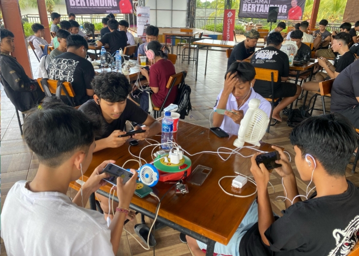 BERTANDING : Seleksi tim e-sport yang akan bertanding dalam eksebisi e-sport Porjar 2024.