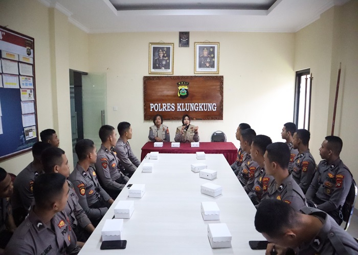 PEMBINAAN : Bagpsikologi Biro SDM Polda Bali menggelar pendampingan dan pembinaan psikologi, mulai Selasa (23/4).