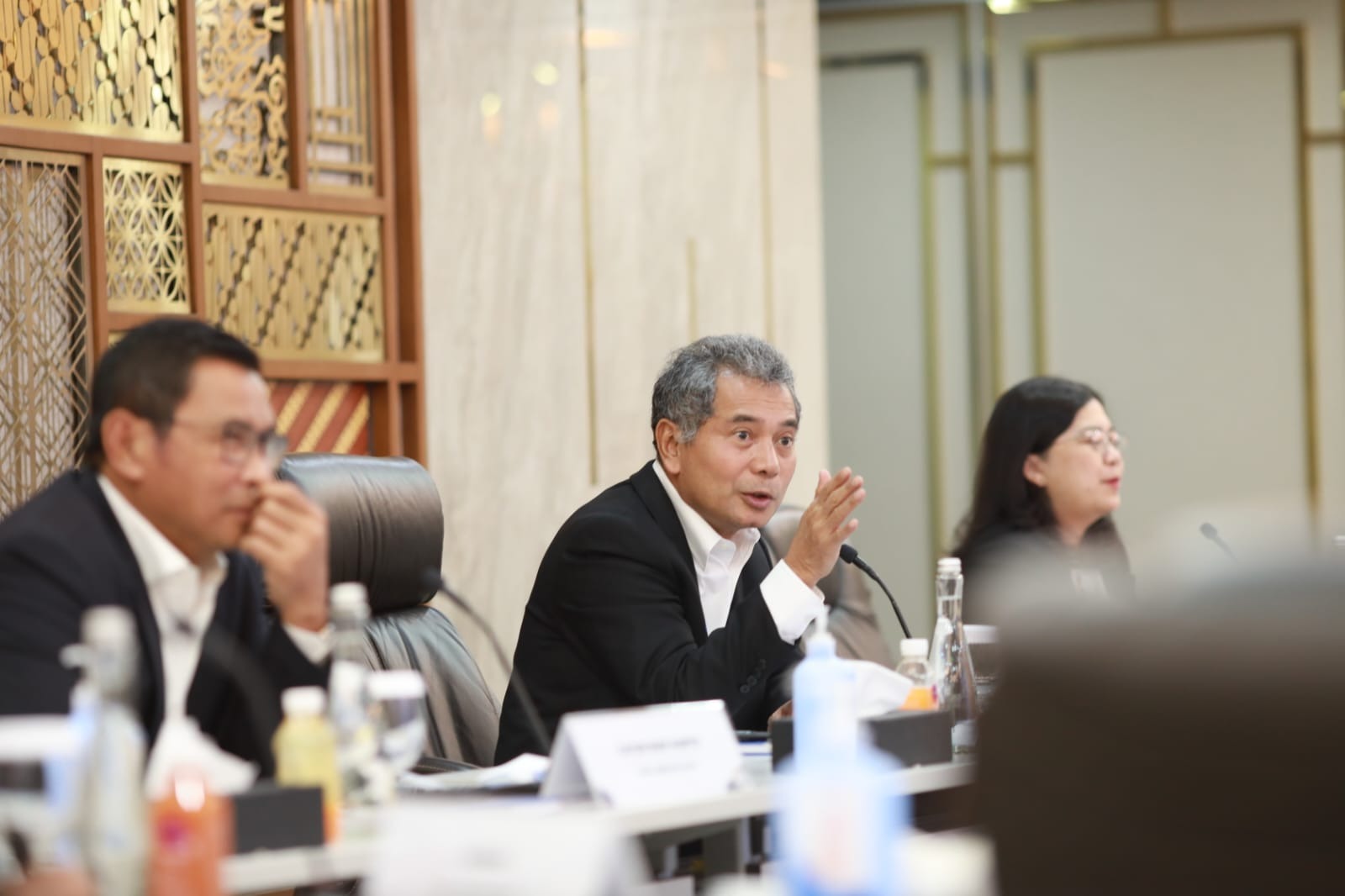 PRESSCON: Direktur Utama BRI Sunarso saat press conference Kinerja Keuangan BRI Triwulan I 2024 di Jakarta pada Kamis (25/04).