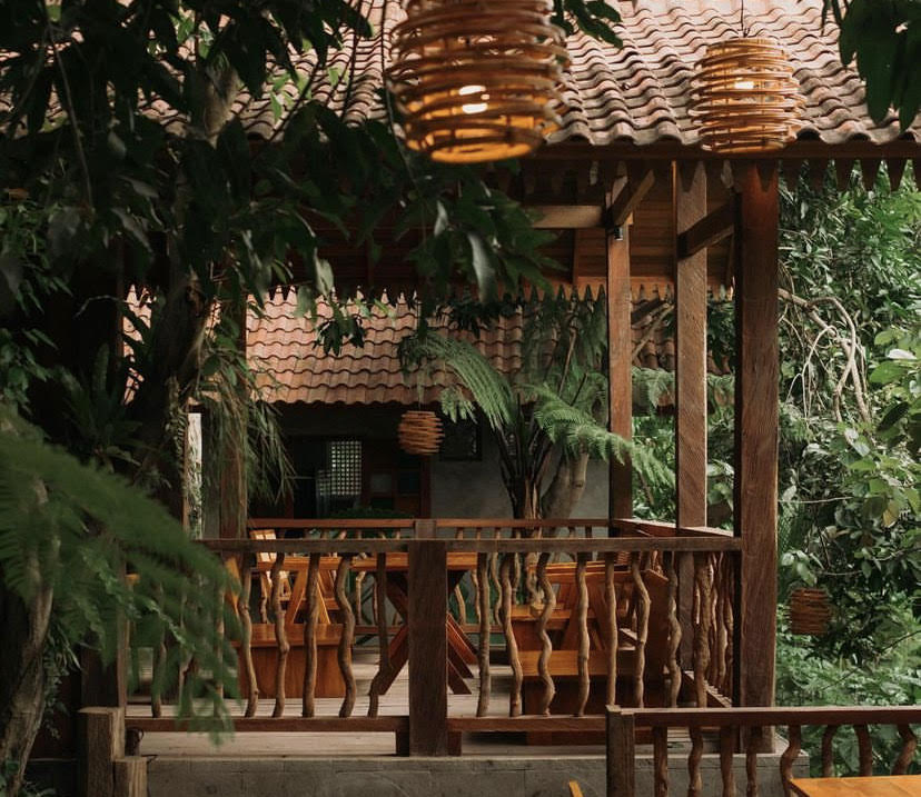 KONSEP TEDUH: Nataraka, adalah kafe yang mengusung konsep teduh seperti alam di Ubud Bali, tetapi ada di tengah kota Denpasar.