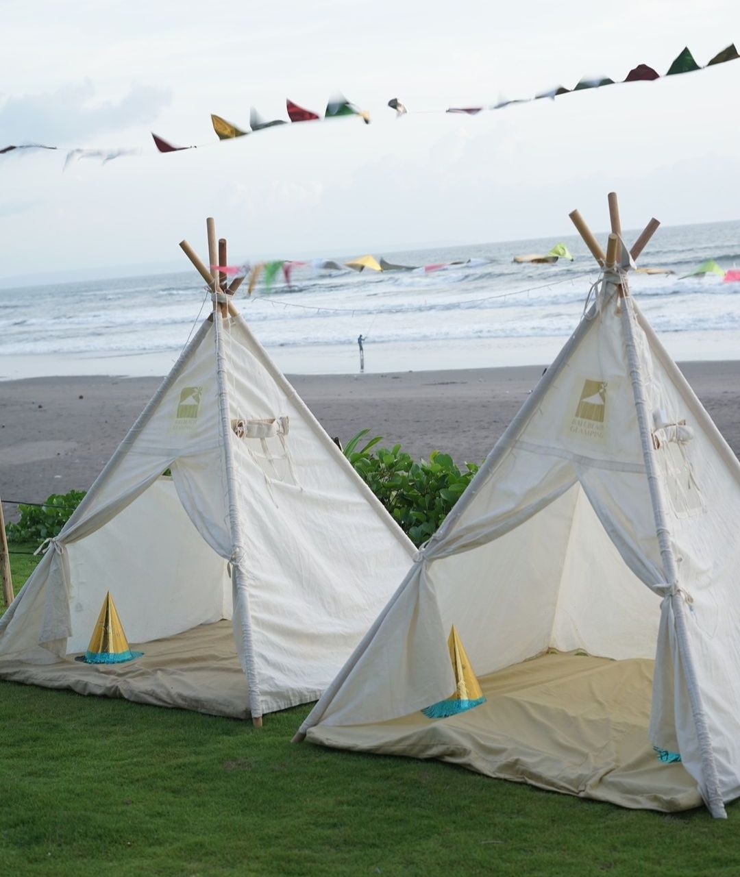 GLAMPING HOTEL BINTANG: Tempat glamping ini berada di pesisir Pantai Batu Tampih Tabanan, tidak terlalu jauh dari Kintamani, tetapi memiliki fasilitas ala hotel bintang 5.