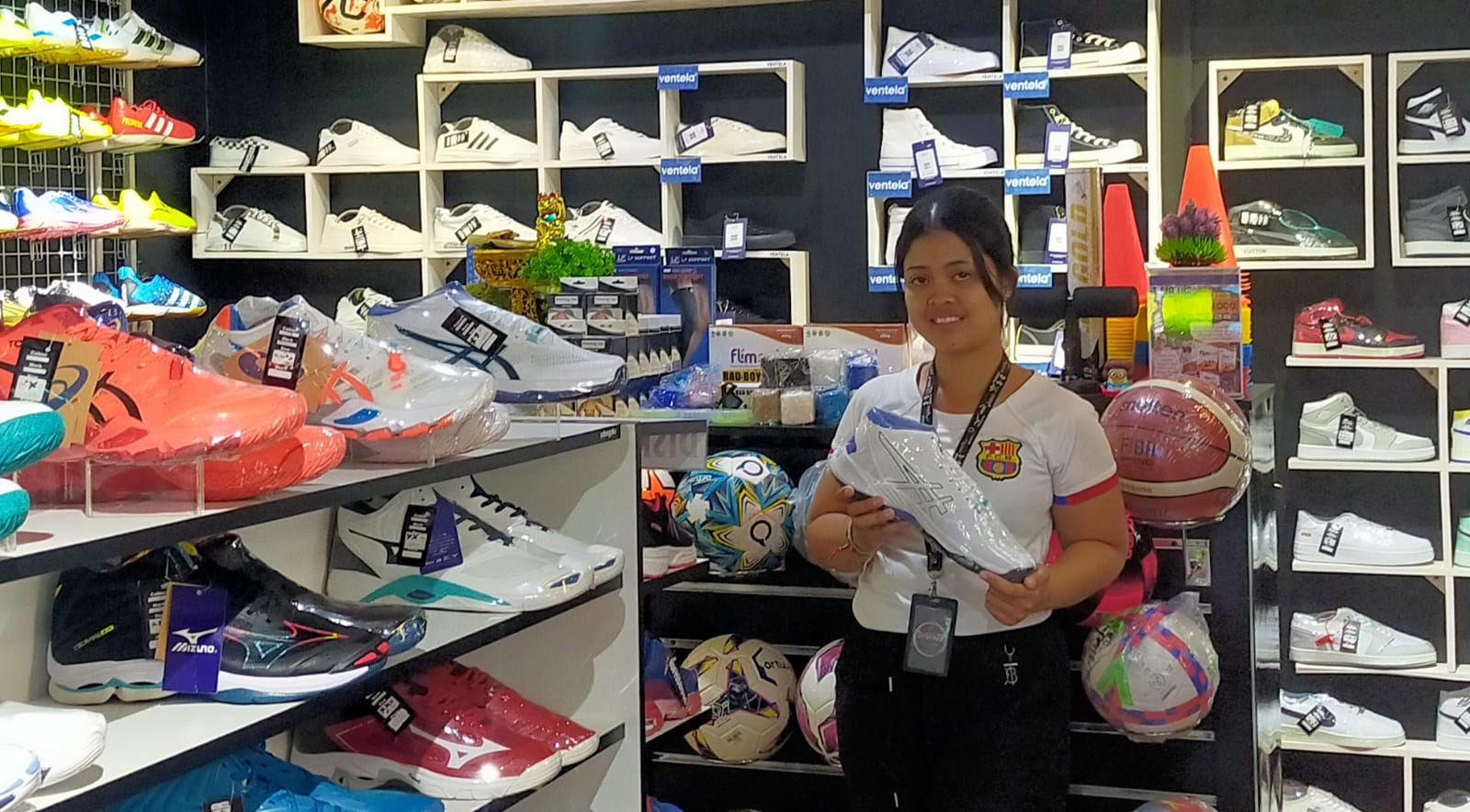 Toko D&rsquo;Ambassador Sport di Kabupaten Bangli, Bali berkembang tidak terlepas dari KUR BRI.