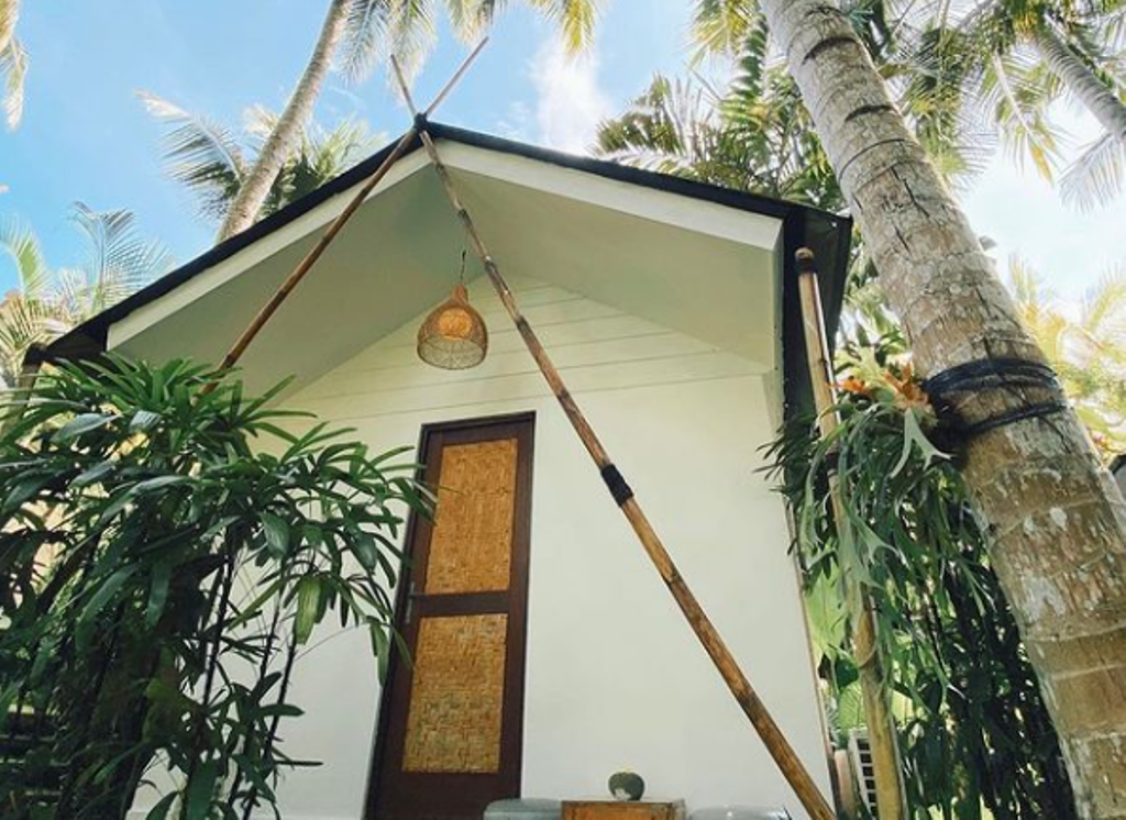 GLAMPING ALA HOTEL BINTANG : Tempat glamping di Ubud ini bisa ditempuh dalam waktu sejam dari Kintamani Bali. Memiliki fasilitas mewah ala hotel berbintang.
