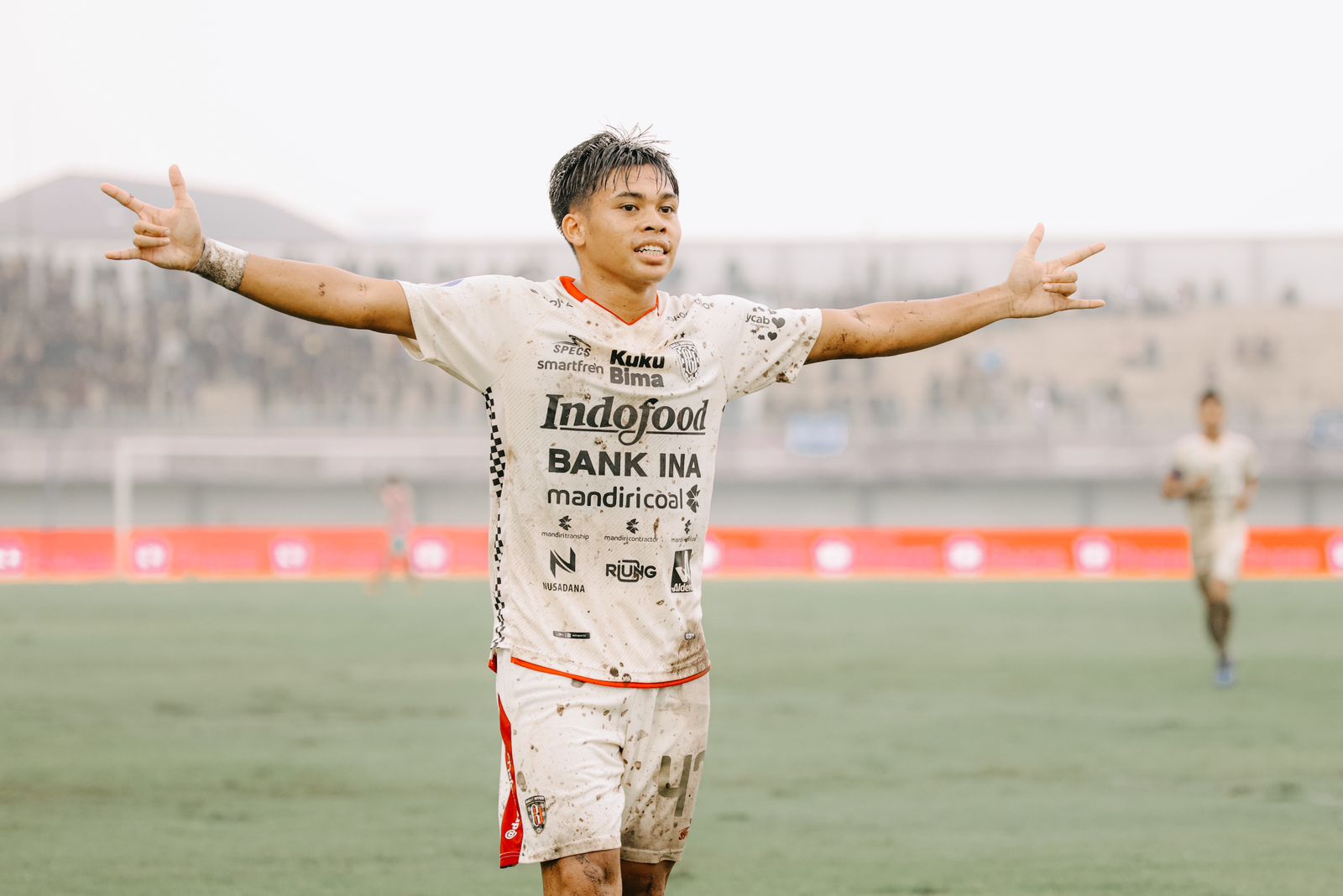 Selebrasi winger Bali United, Rahmat Arjuna Rezki saat menyamakan kedudukan menjadi 1-1. Sayangnya, di laga ini Bali United kalah dengan skor akhir 2-4.