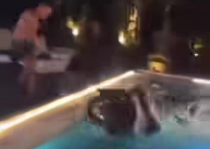 Niluh Djelantik buru identitas bule yang sengaja ceburkan motor ke dalam kolam renang