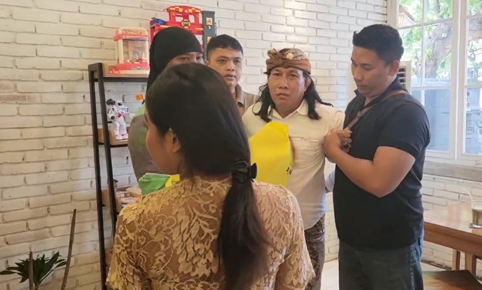 OTT terhadap Bendesa Adat Berawa, Badung, Bali di Denpasar.