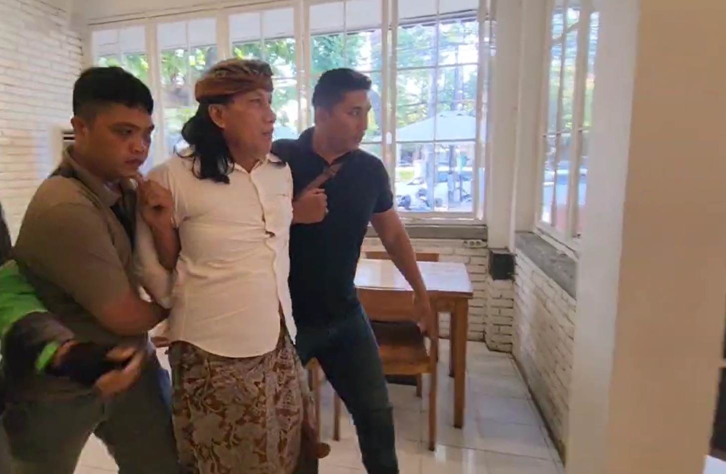 Bendesa Adat Berawa, Kabupaten Badung, Bali ditangkap di Denpasar, Kamis (2/5)