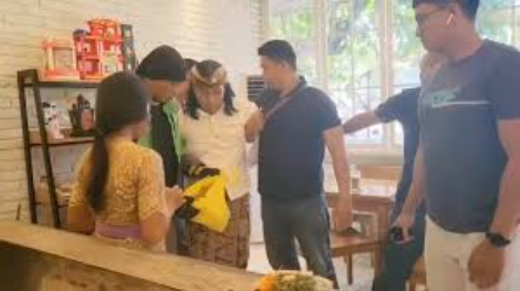 Warganet juga meminta pihak berwenang usut bule yang menjadi makelar tanah di Bali