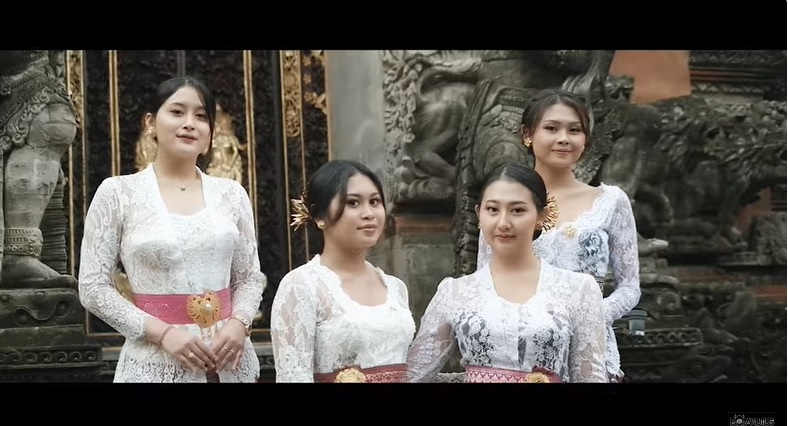Lolot Band membuat video klip lagu Luh Rai Putri Bali yang viral kembali