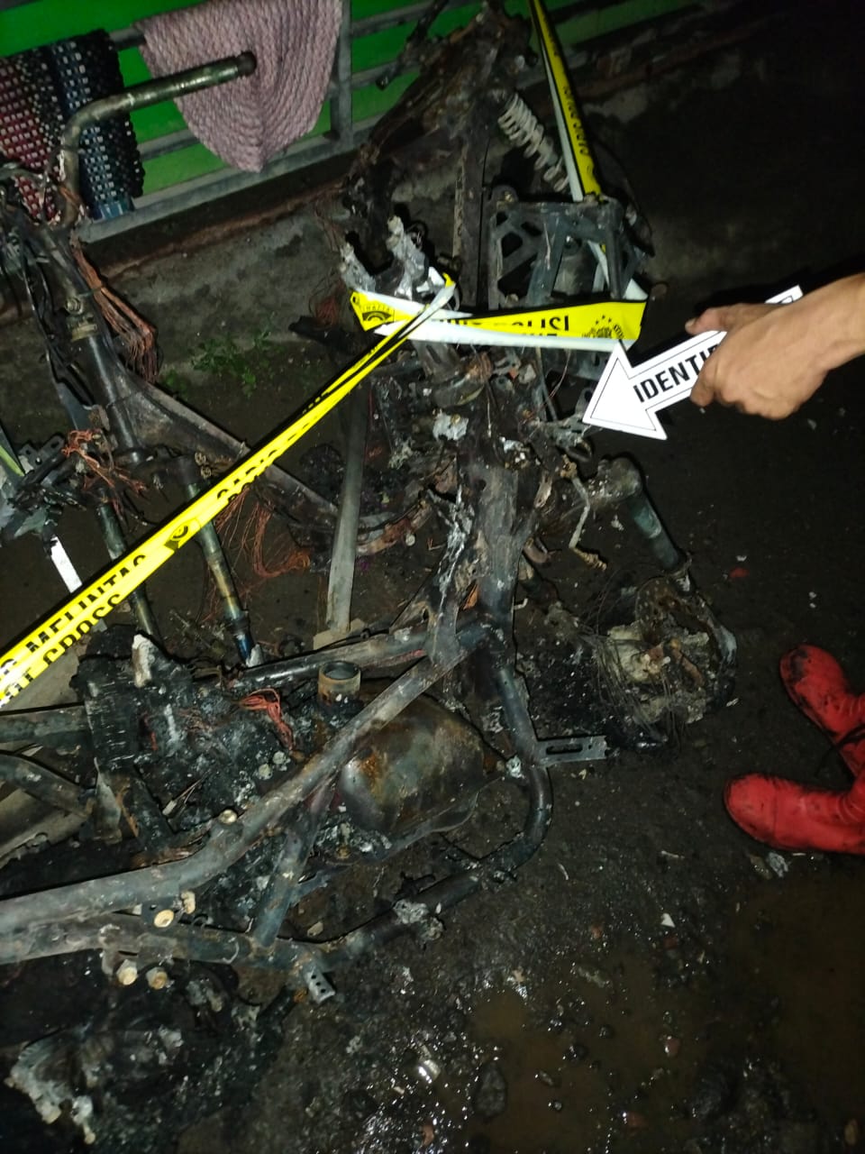 FAKTA: Ada sejumlah fakta terungkap dari kejadian kebakaran rumah kos di Sesetan yang memakan tiga korban jiwa. Korban diketahui mengontrak sejak 19 Desember 2023.