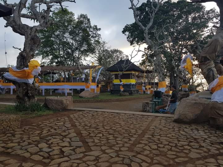 Pura Gumang atau Pura Bukit Gumang di Bugbug, Kabupaten Karangasem, Bali.