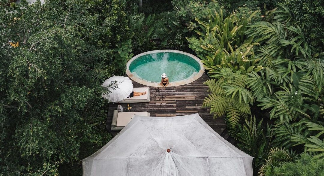 Suasana di Sandat Glamping Tents di Pejeng Kawan, Kecamatan Tampaksiring, Kabupaten Gianyar, Bali.