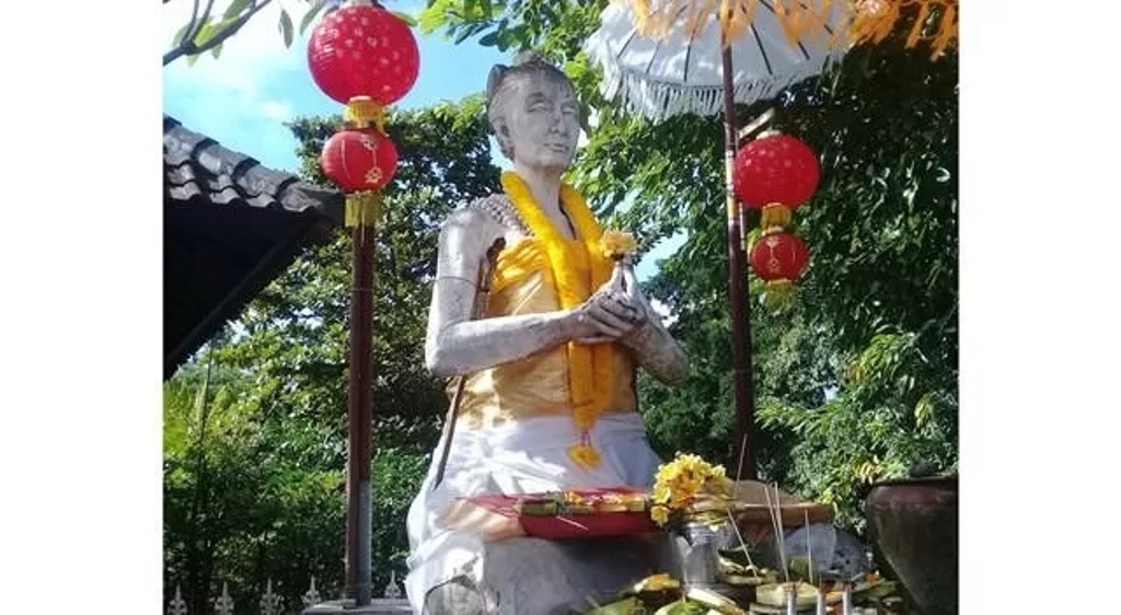 Pangayengan Ida Ratu Niang Sakti  terletak di Jalan Kumbakarna, Dauh Puri Kaja, tepatnya di sebelah barat jembatan Pasar Wangaya, Denpasar, Bali