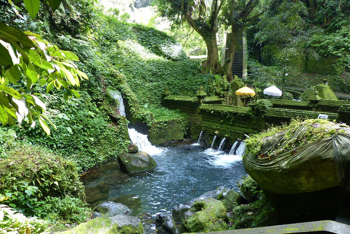Pura Mengening di Desa Pakraman Saraseda, Tampaksiring, Gianyar, Bali