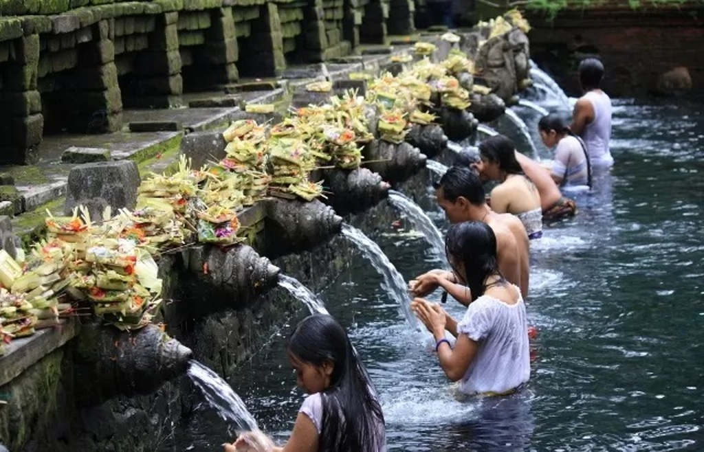 Tirta Empul di Gianyar Bali