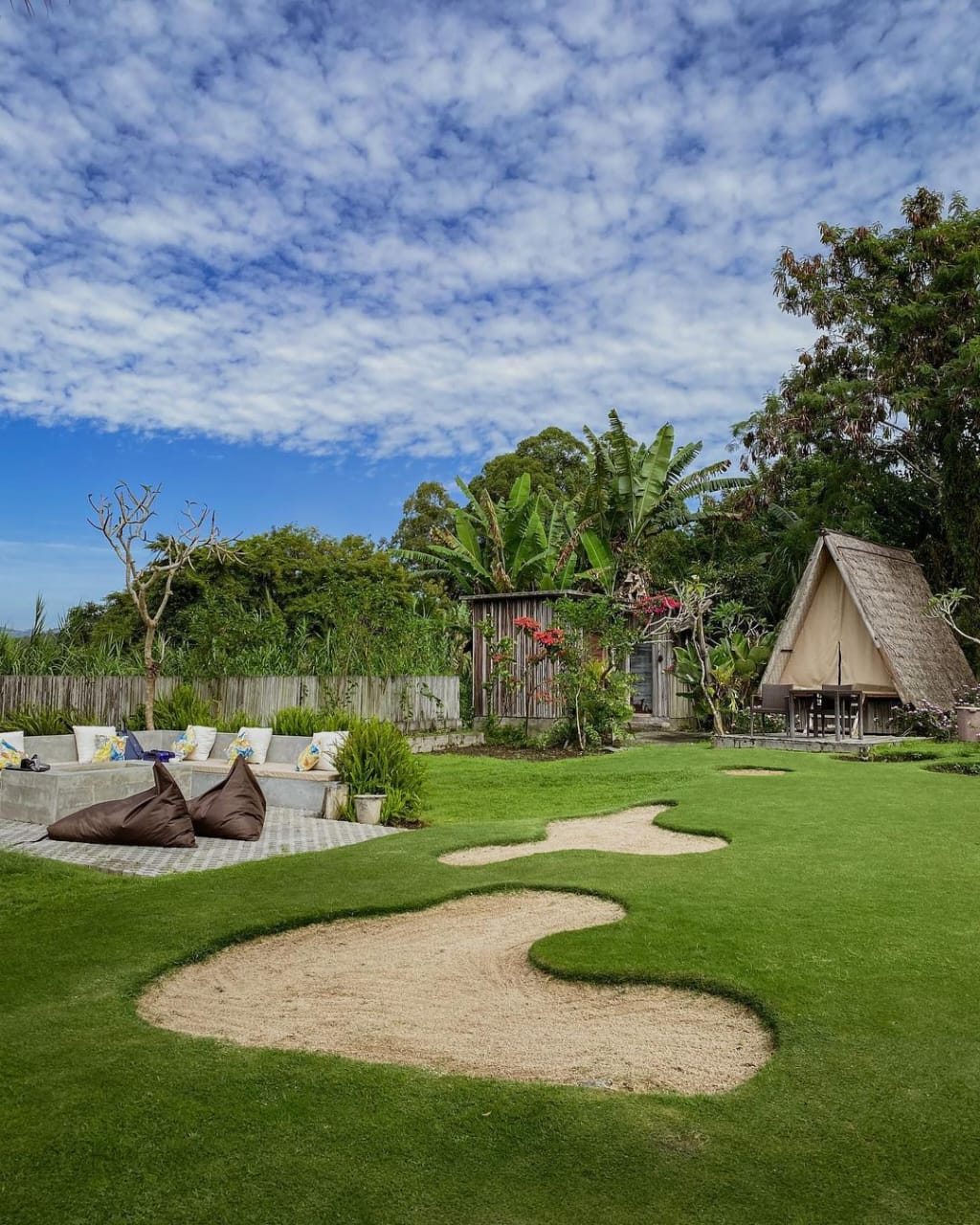 COMBO: NJung Bali Camp tawarkan 3 combo view di Kintamani Bali. Sambil glamping bisa main mini golf, BBQ. Jaraknya Cuma 2,5 dari Bandara Ngurah Rai.